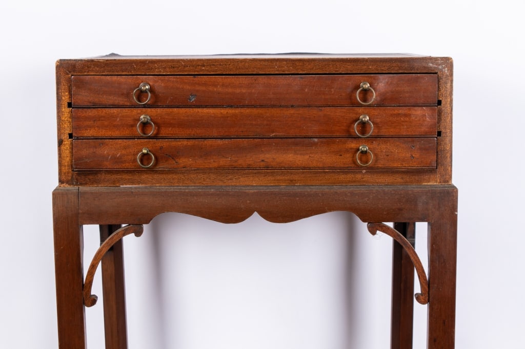 PAIR OF CHIPPENDALE STYLE JEWELRY CASES ON STANDS - 6