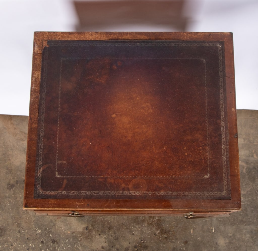 PAIR OF CHIPPENDALE STYLE JEWELRY CASES ON STANDS - 7