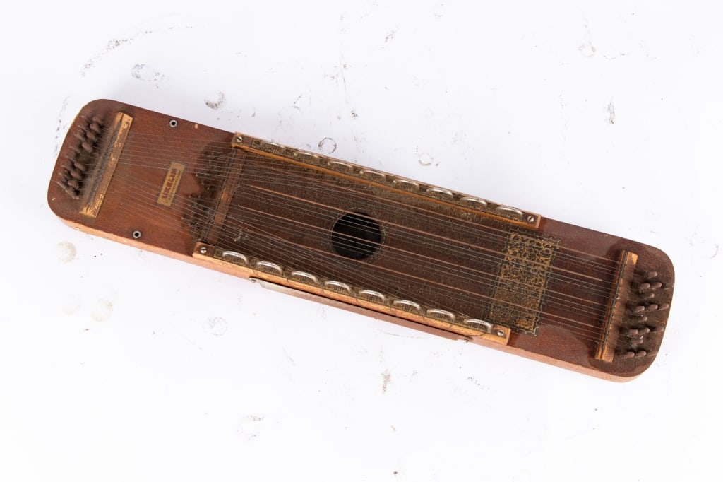 EARLY 20TH C. UKELIN NATIONAL VIOLIN UKE - 2
