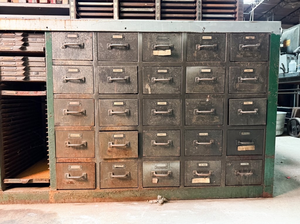 VINTAGE INDUSTRIAL MULTI DRAWER CABINET - 2