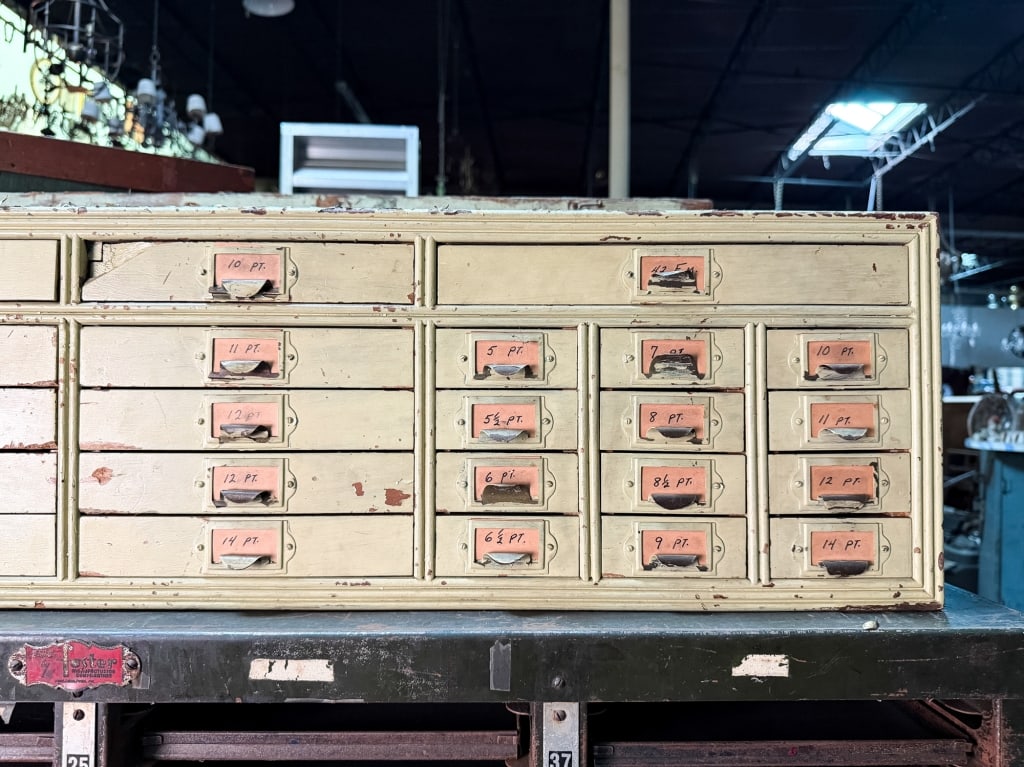 VINTAGE INDUSTRIAL 28 DRAWER CABINET - 3