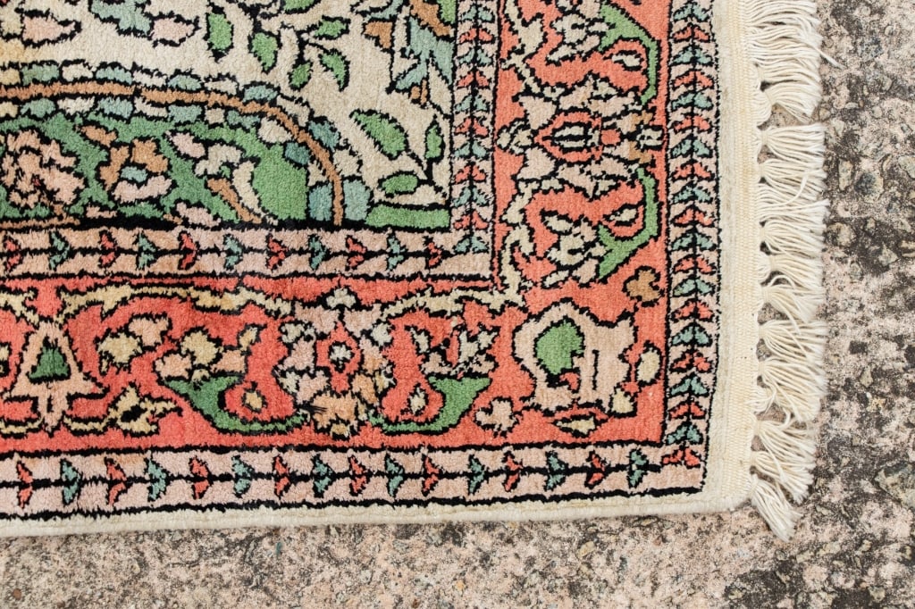 VINTAGE SILK HEREKE RUG - 3