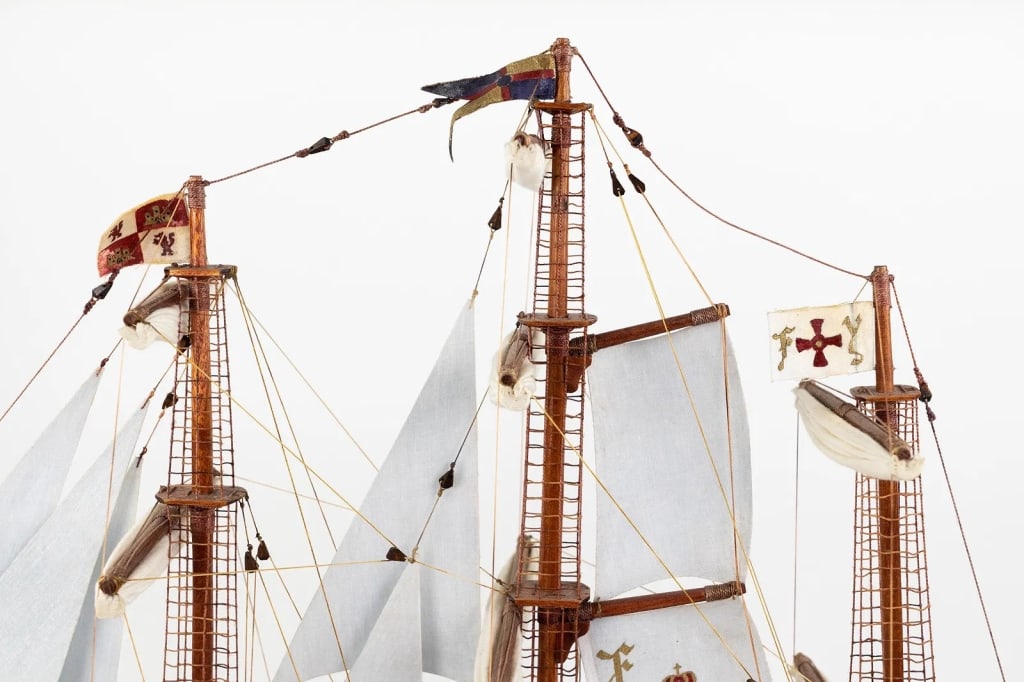 'ELIZABETH' WOOD MODEL SAILING SHIP - 6