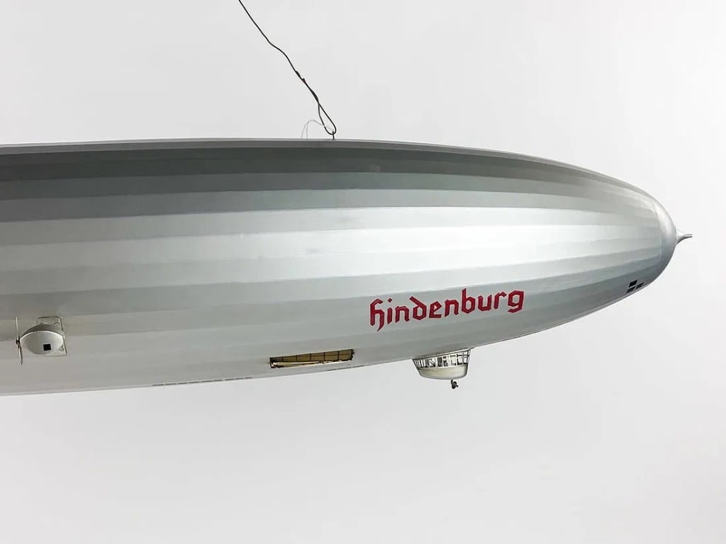 HINDENBURG MODEL ZEPPELIN AIRSHIP BLIMP - 9