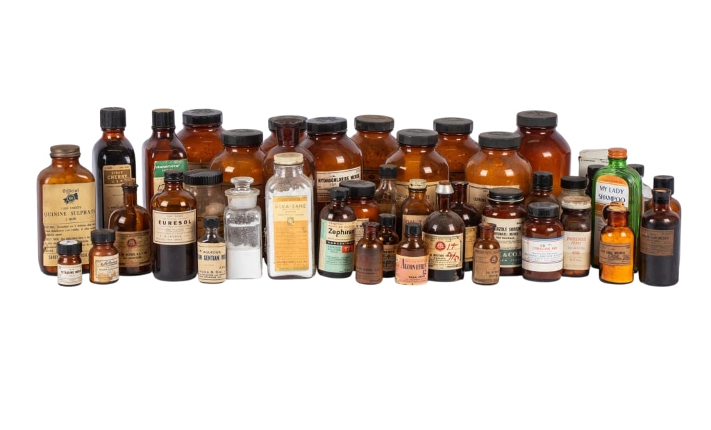 LARGE COLLECTION OF VINTAGE APOTHECARY BOTTLES: Large collection of vintage apothecary bottles. Approximate dimensions: Disclaimer: Participating bidders must have a credit card on file with LiveAuctioneers in order for their bidding registration t