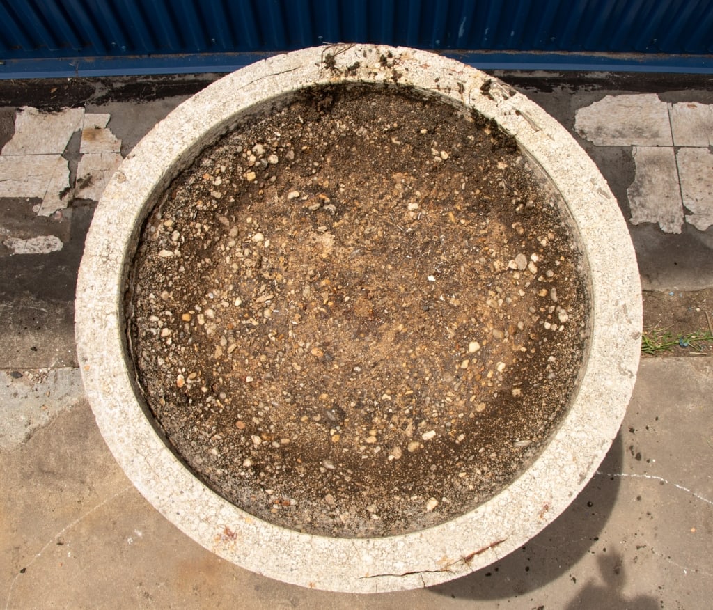 VINTAGE CAST STONE GARDEN BIRD BATH - 5