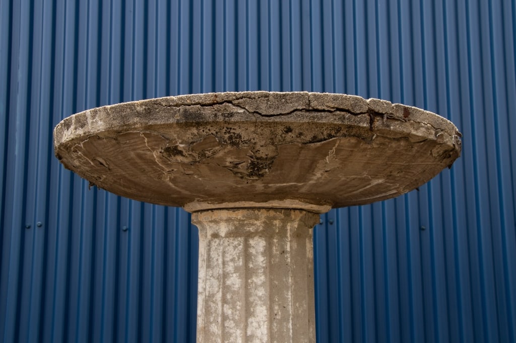 VINTAGE CAST STONE GARDEN BIRD BATH - 6