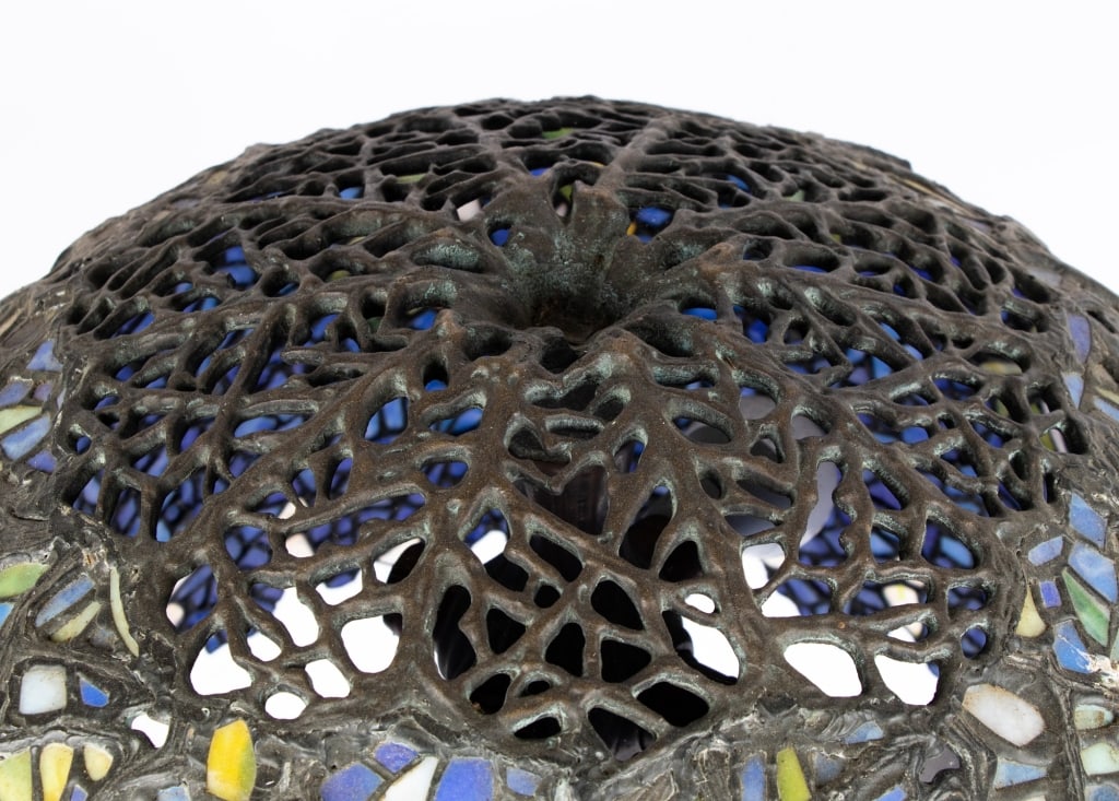 TIFFANY STYLE WISTERIA TREE TRUNK LEAD GLASS LAMP - 8