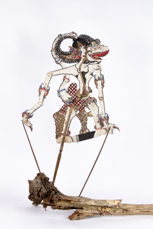 EARLY 20TH C. INDONESIAN JAVA WAYANG KULIT PUPPET - 4