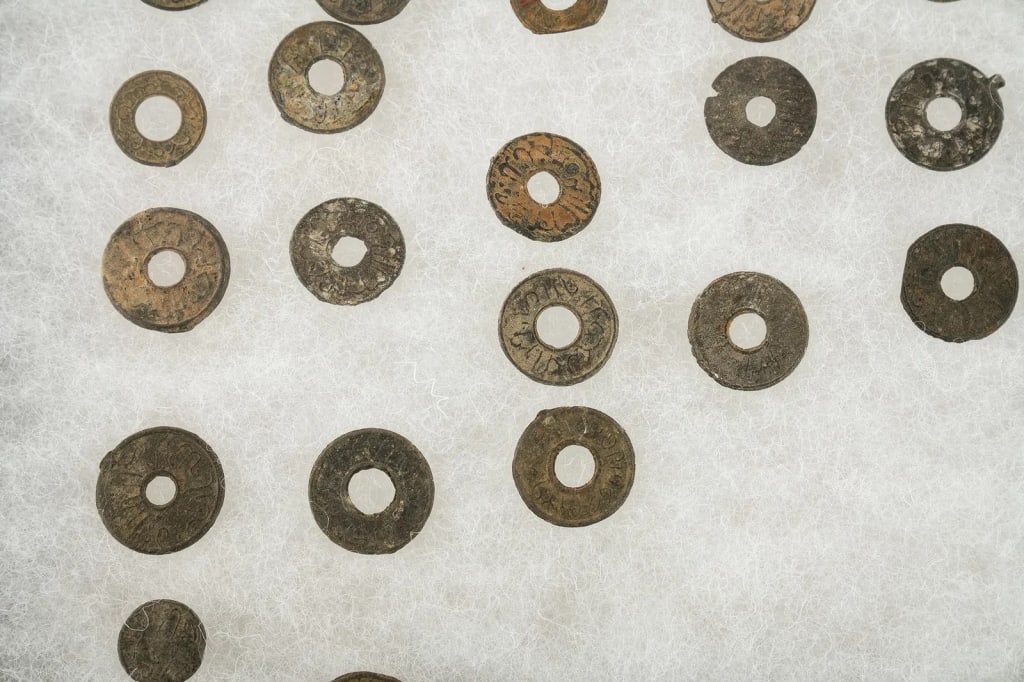 INDONESIAN PALEMBANG PITIS SHIPWRECK COINS - 5