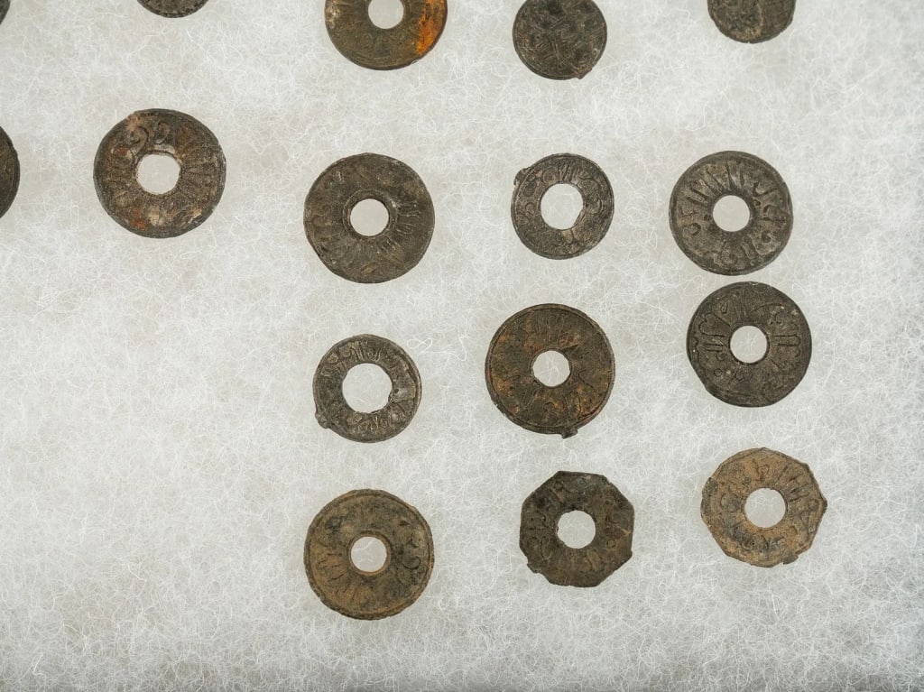 INDONESIAN PALEMBANG PITIS SHIPWRECK COINS - 6
