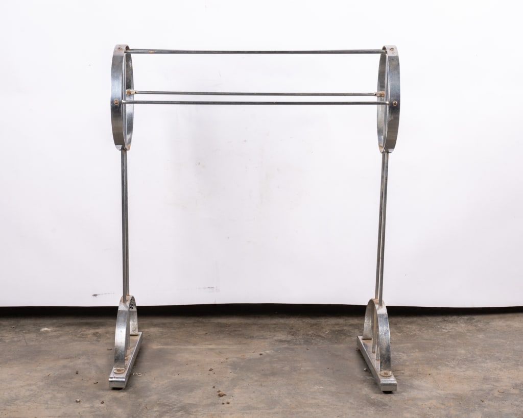 MCM CHROME MAGAZINE STAND - 3
