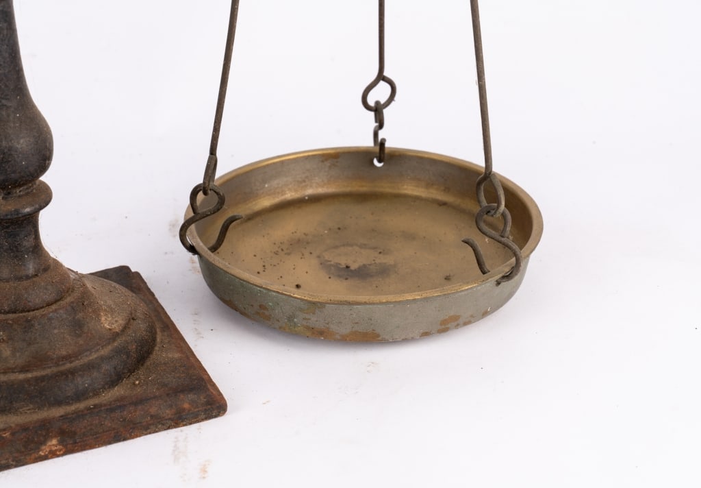 R. D. SIMPSON BRASS COPPER & IRON APOTHECARY SCALE - 5