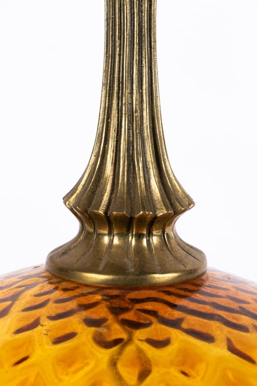 MID CENTURY BRASS & AMBER GLASS TABLE LAMP - 5