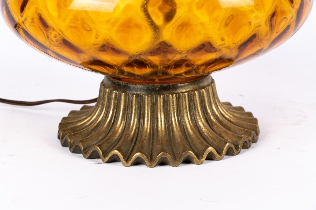 MID CENTURY BRASS & AMBER GLASS TABLE LAMP - 6