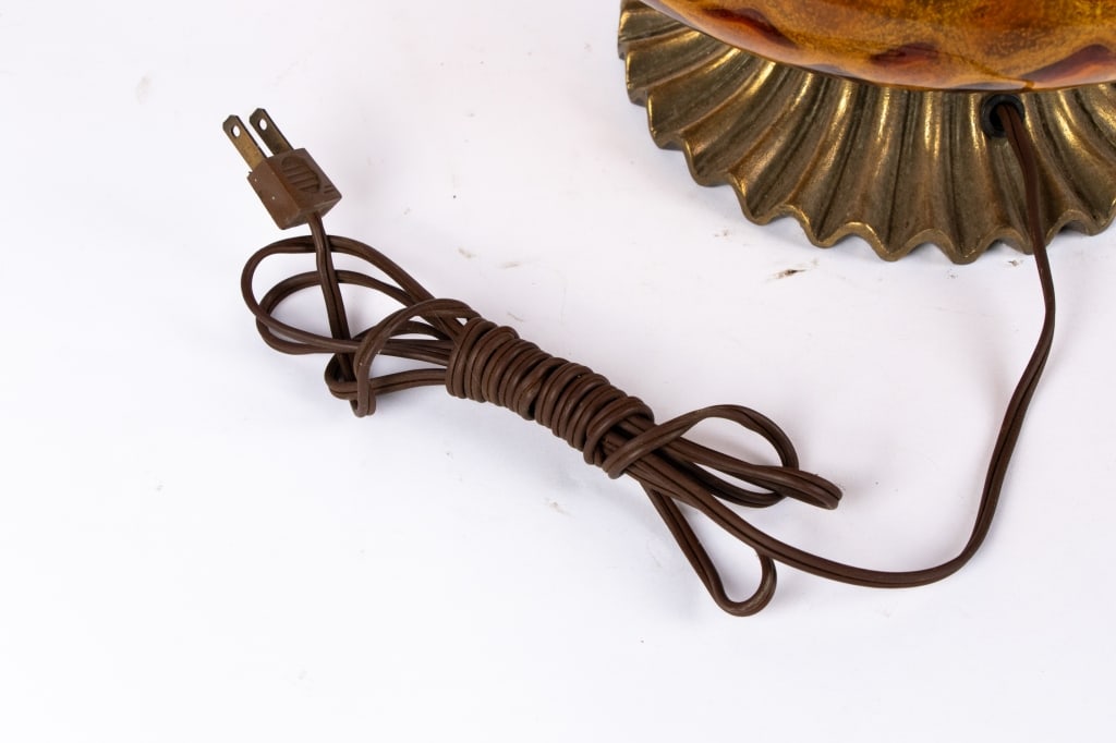 MID CENTURY BRASS & AMBER GLASS TABLE LAMP - 8