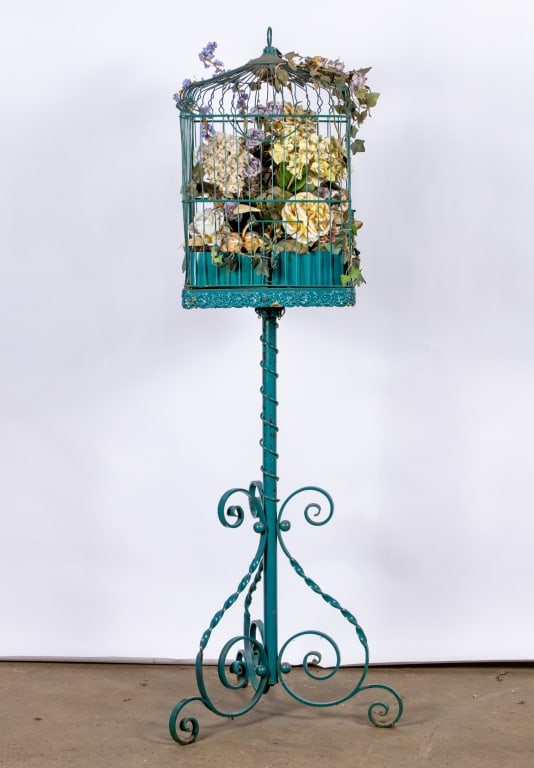 VINTAGE DECORATIVE ORNATE METAL BIRD CAGE ON STAND - 4