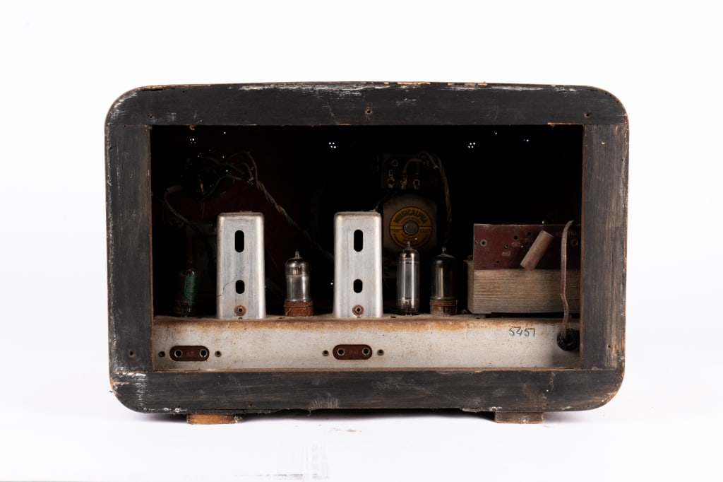VINTAGE MUSIC ALPHA RADIO - 6