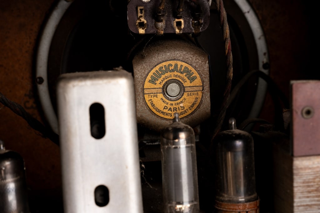 VINTAGE MUSIC ALPHA RADIO - 7