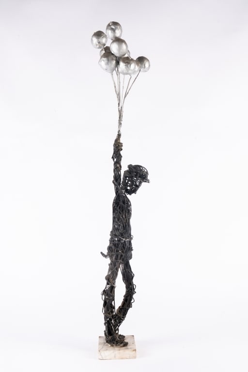 ABSTRACT SCULPTURE MAN WITH BALLOONS - 5