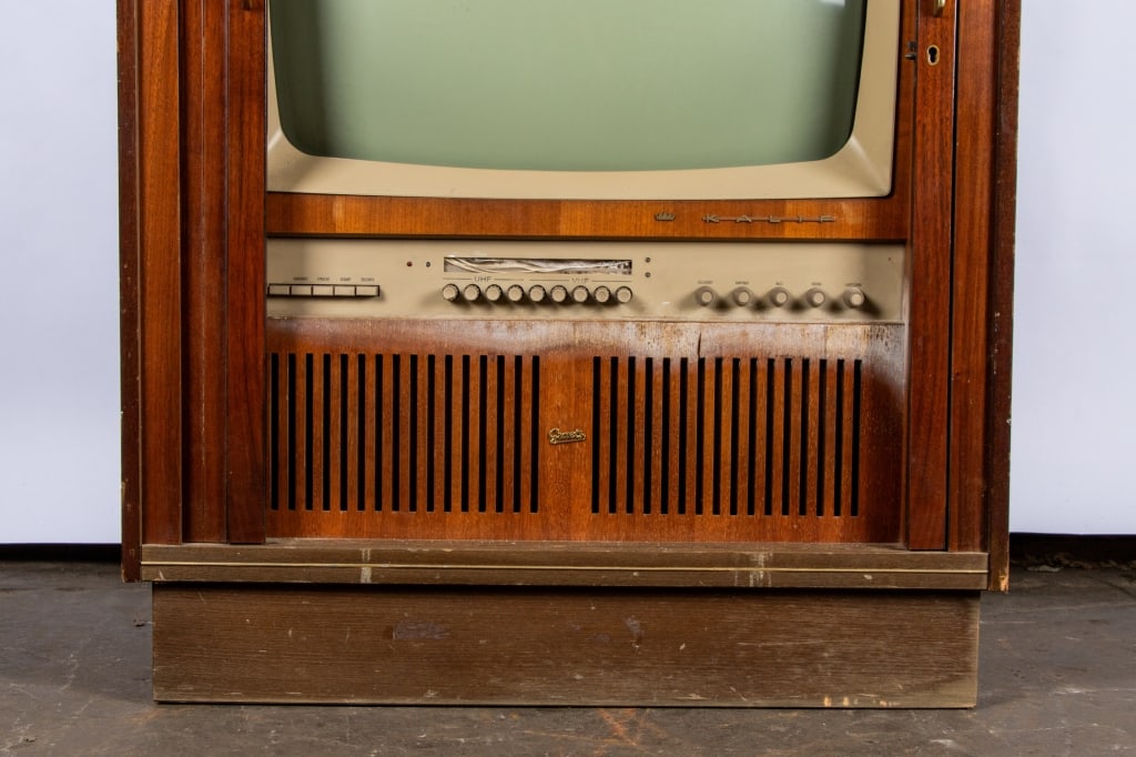 VINTAGE GRAETZ KALIF TV WITH TAMBOUR DOORS - 2