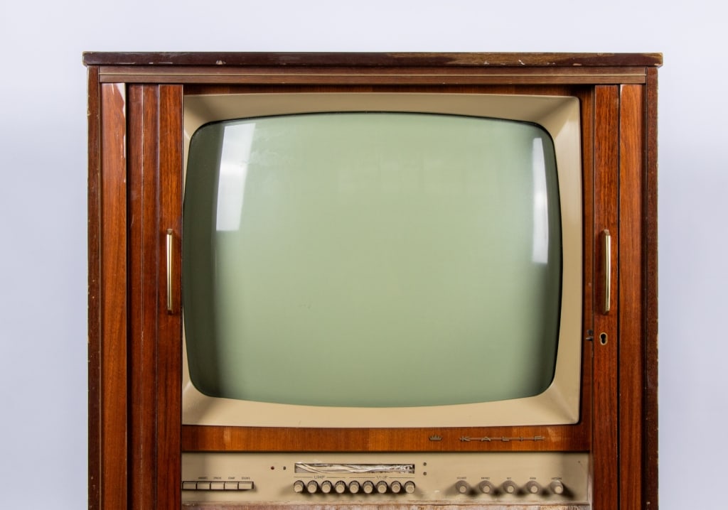 VINTAGE GRAETZ KALIF TV WITH TAMBOUR DOORS - 3