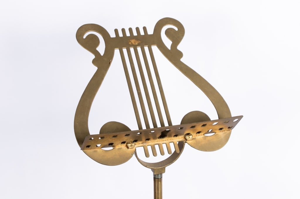 4 VINTAGE BRASS SHEET MUSIC STANDS - 8