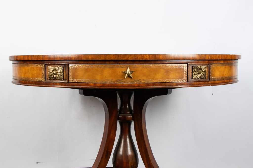 MAITLAND-SMITH MAHOGANY ROUND TABLE W/ LEATHER TOP - 3