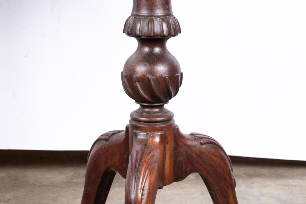 PAIR OF CHIPPENDALE STYLE SERVING TABLES - 4