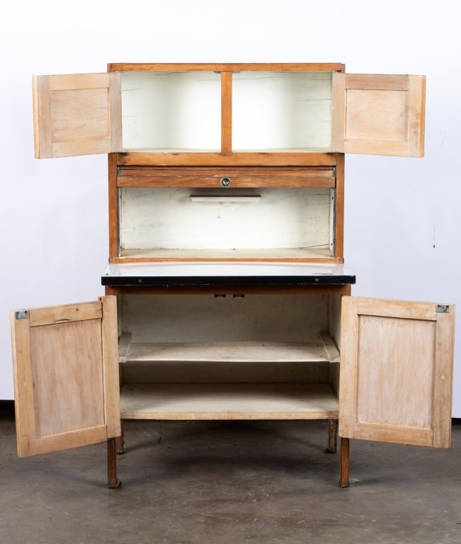 SALESMAN SAMPLE HOOSIER CABINET - 3