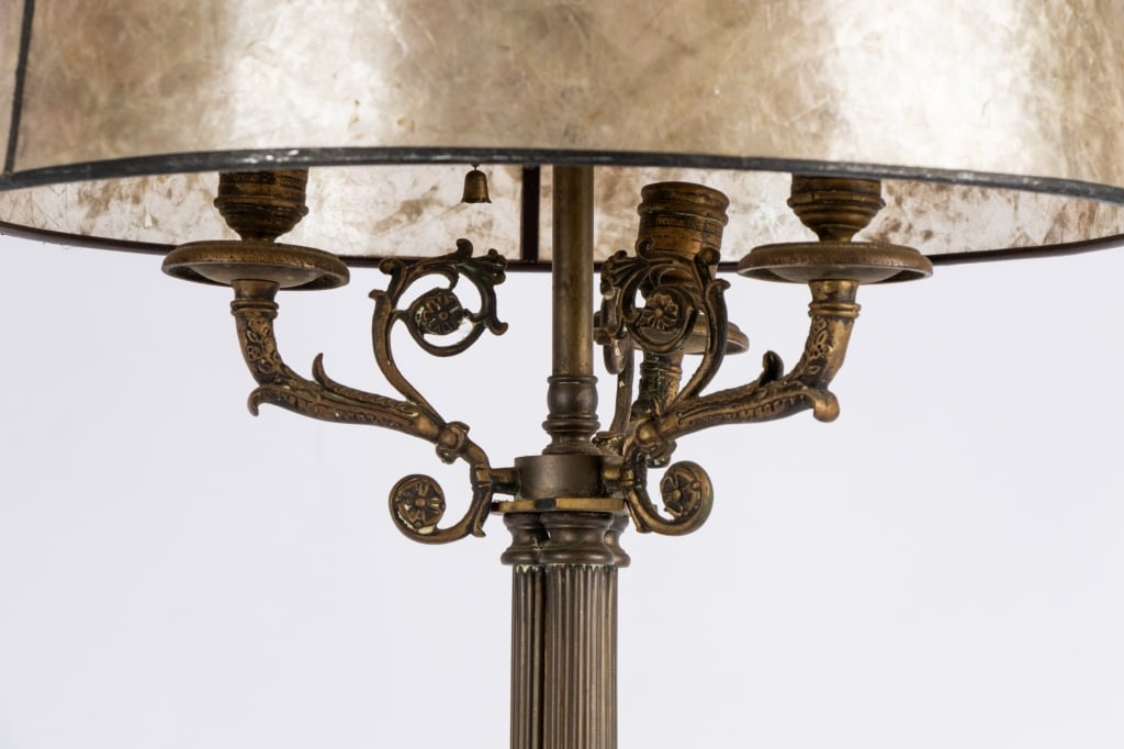 REGENCY STYLE BRASS TABLE LAMP WITH MICA SHADE - 4