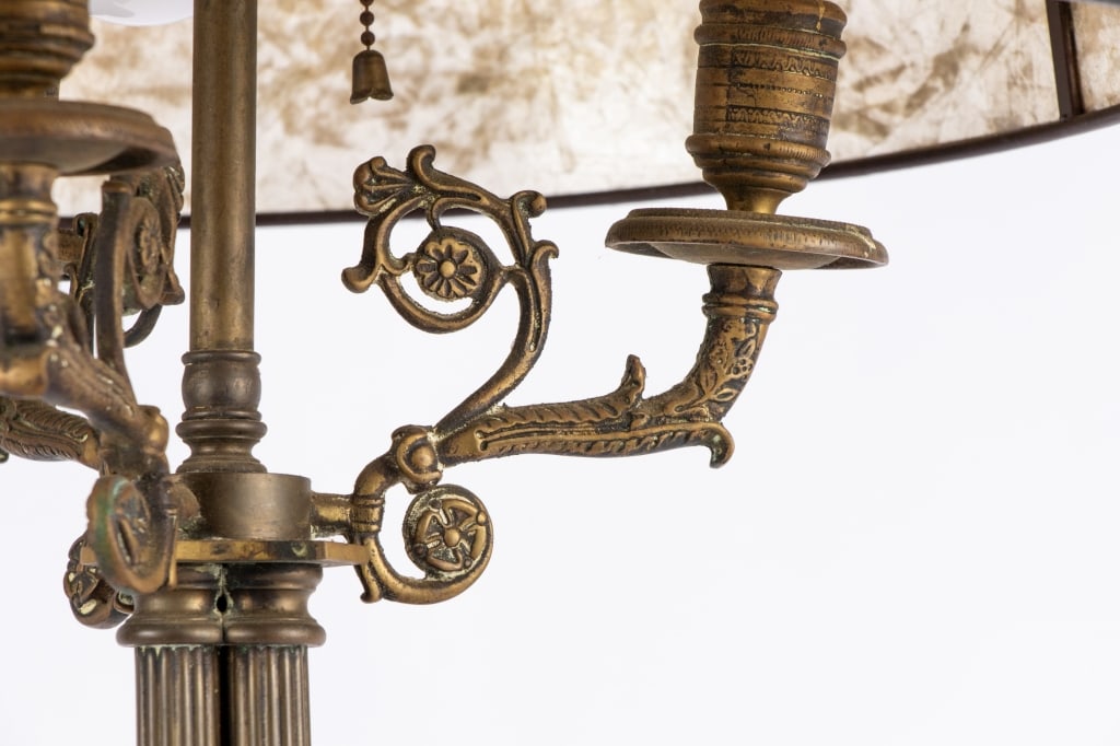 REGENCY STYLE BRASS TABLE LAMP WITH MICA SHADE - 8
