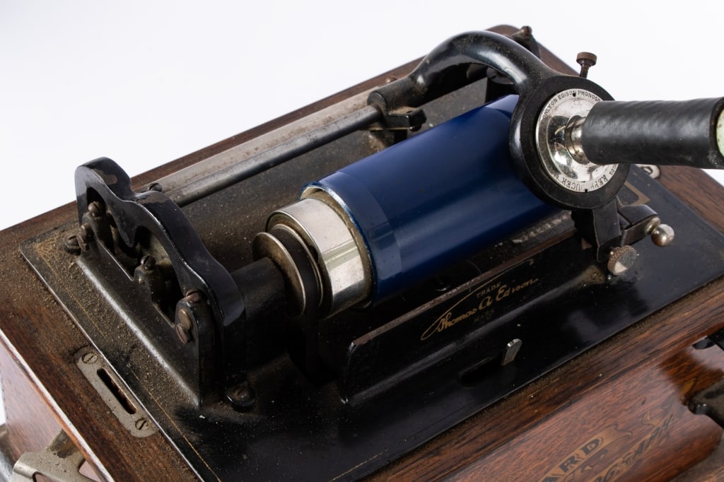 ANTIQUE EDISON CYLINDER PHONOGRAPH MODEL D - 8
