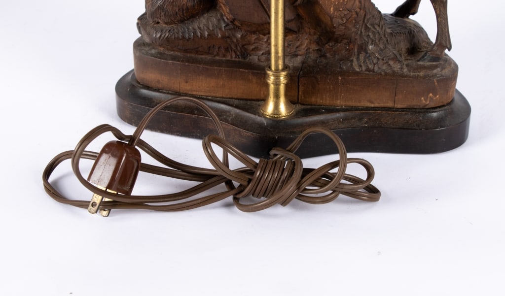 ANTIQUE BLACK FOREST STAG TABLE LAMP - 8