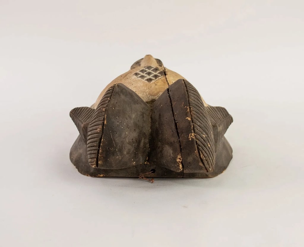 AFRICAN GABON PUNU MUKUDJ FUNERARY FEMALE MASK - 3