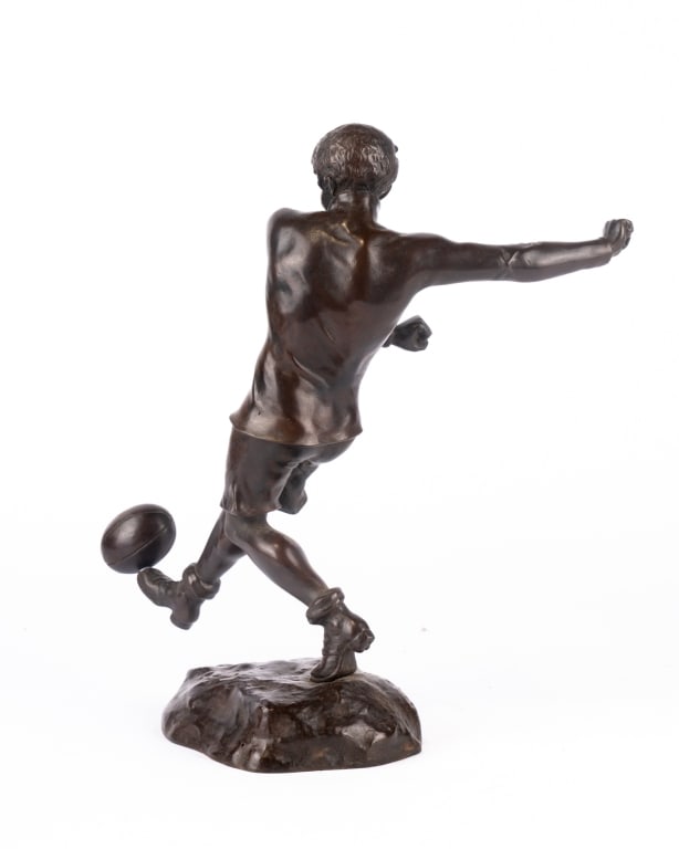 D. GRISARD BRONZE OF MAN PLAYING RUGBY - 6