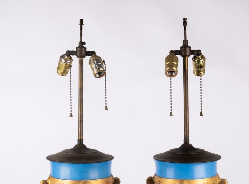 PAIR OF FRENCH LIMOGES STYLE PORCELAIN TABLE LAMPS - 3