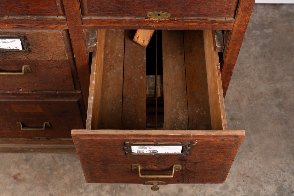 20TH CENTURY 8 DRAWER FILE CABINET - 6