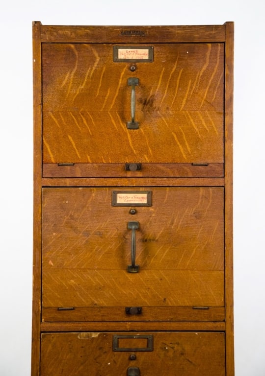 VINTAGE TIGER OAK 4 DRAWER FILE CABINET - 2