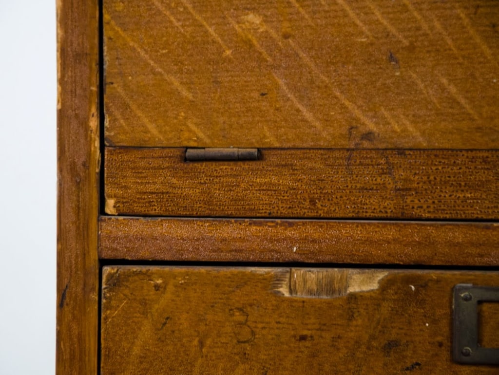 VINTAGE TIGER OAK 4 DRAWER FILE CABINET - 7