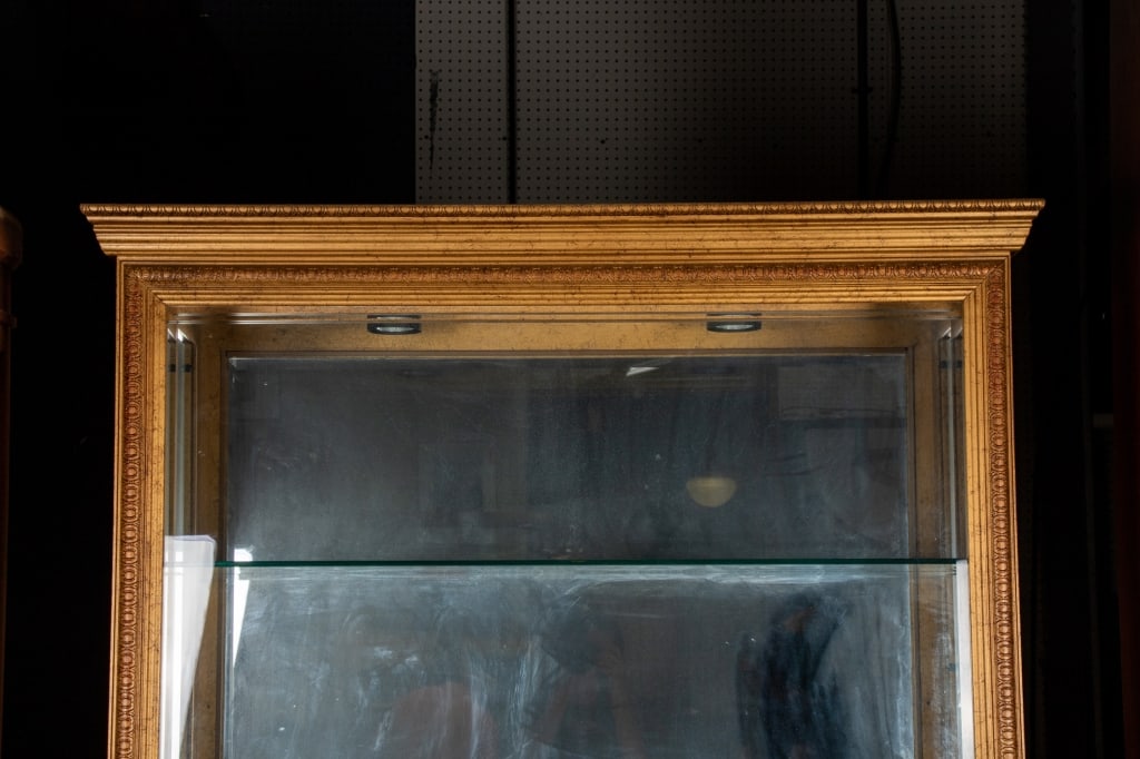 MODERN LIGHTED DISPLAY CABINET - 2