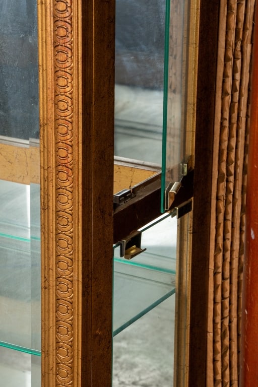 MODERN LIGHTED DISPLAY CABINET - 7