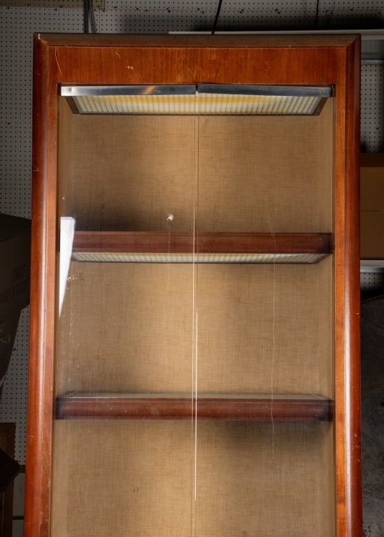 VINTAGE ART DECO STYLE LIGHTED SHOWCASE CABINET - 2