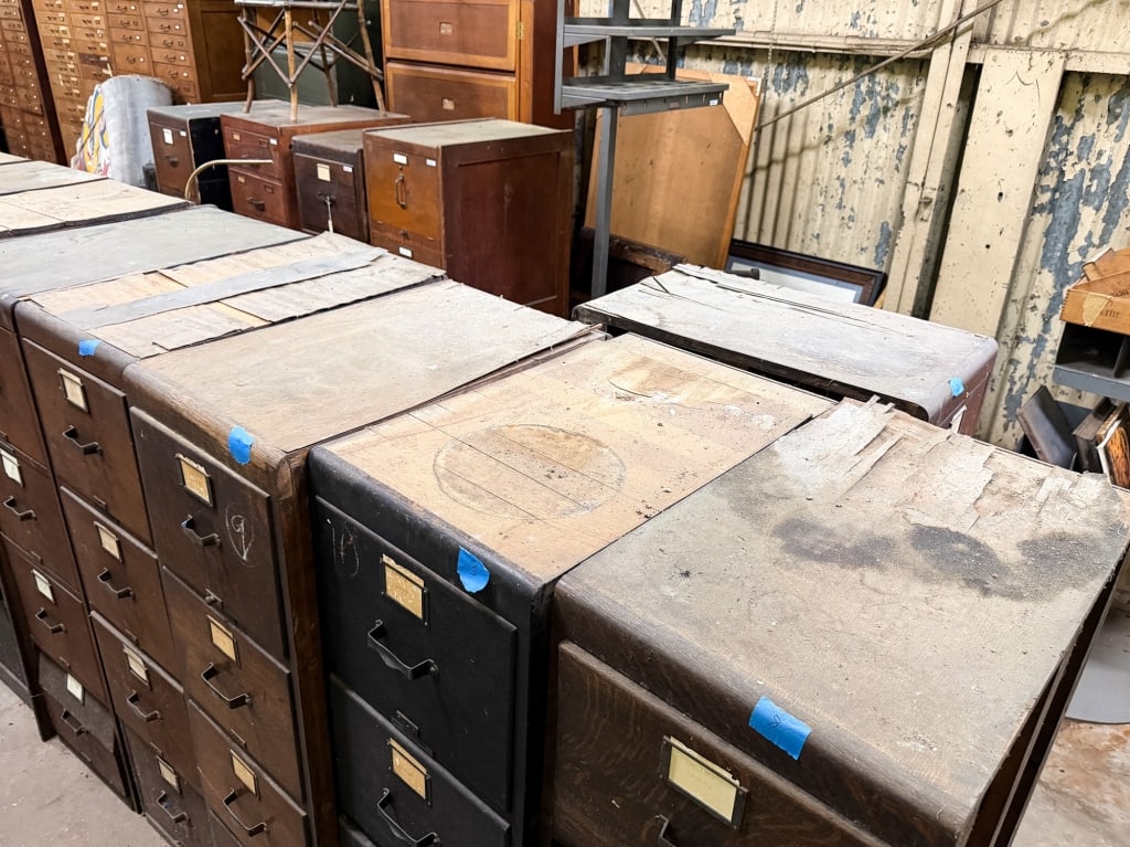 9 VINTAGE 4 DRAWER FILING CABINETS - 5