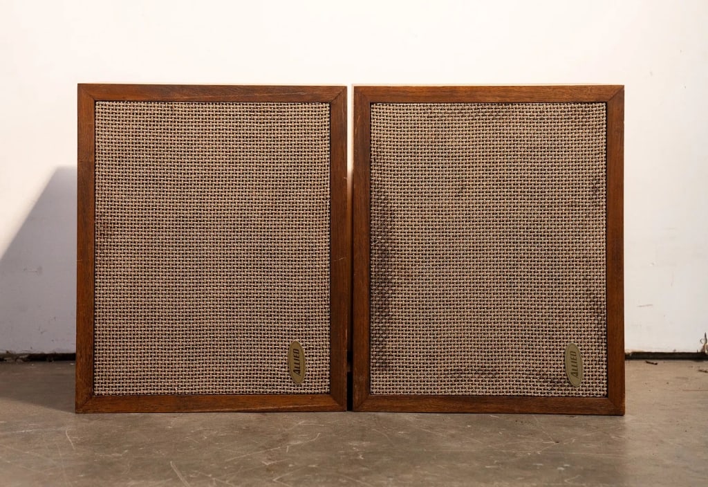 PAIR OF ALLIED RADIO CORP MODEL 3002 SPEAKERS - 2