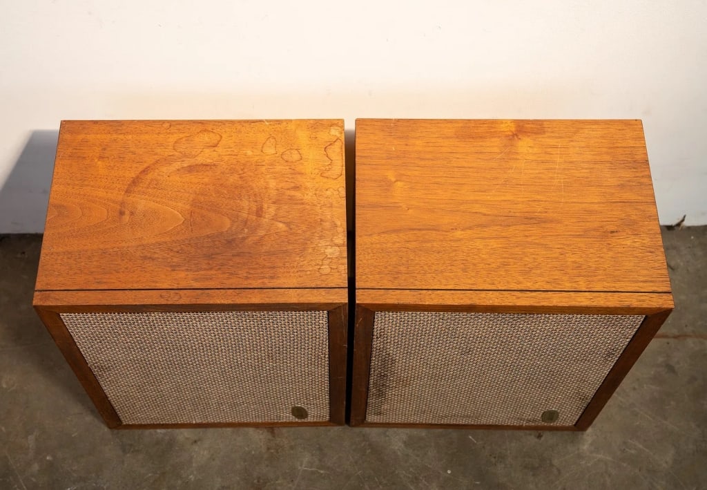 PAIR OF ALLIED RADIO CORP MODEL 3002 SPEAKERS - 4