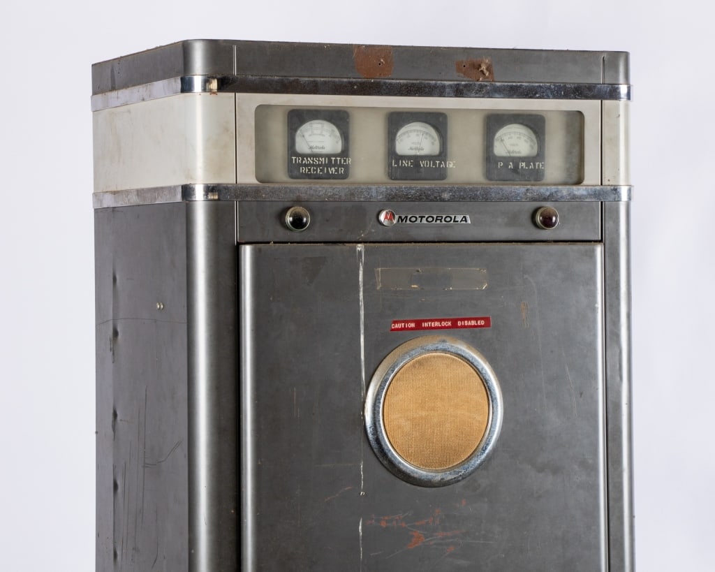 MOTOROLA INDUSTRIAL GRADE TELECOMMUNICATIONS HARDWARE CABINET - 2