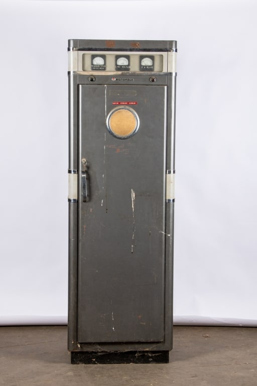 MOTOROLA INDUSTRIAL GRADE TELECOMMUNICATIONS HARDWARE CABINET - 3