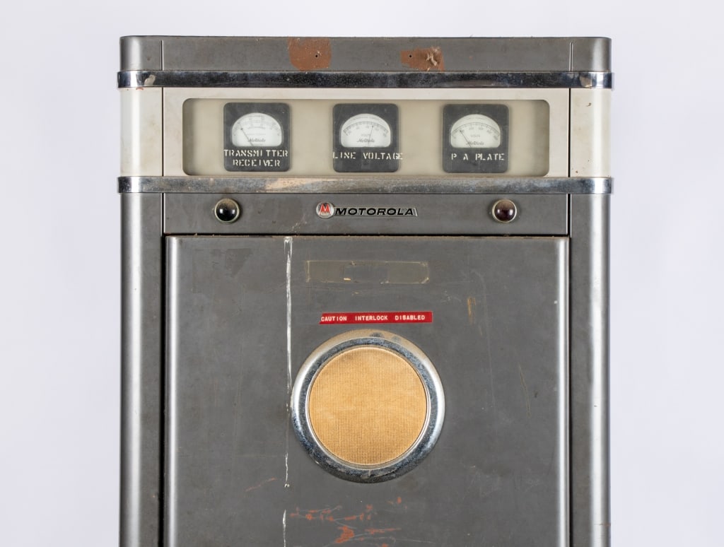 MOTOROLA INDUSTRIAL GRADE TELECOMMUNICATIONS HARDWARE CABINET - 4