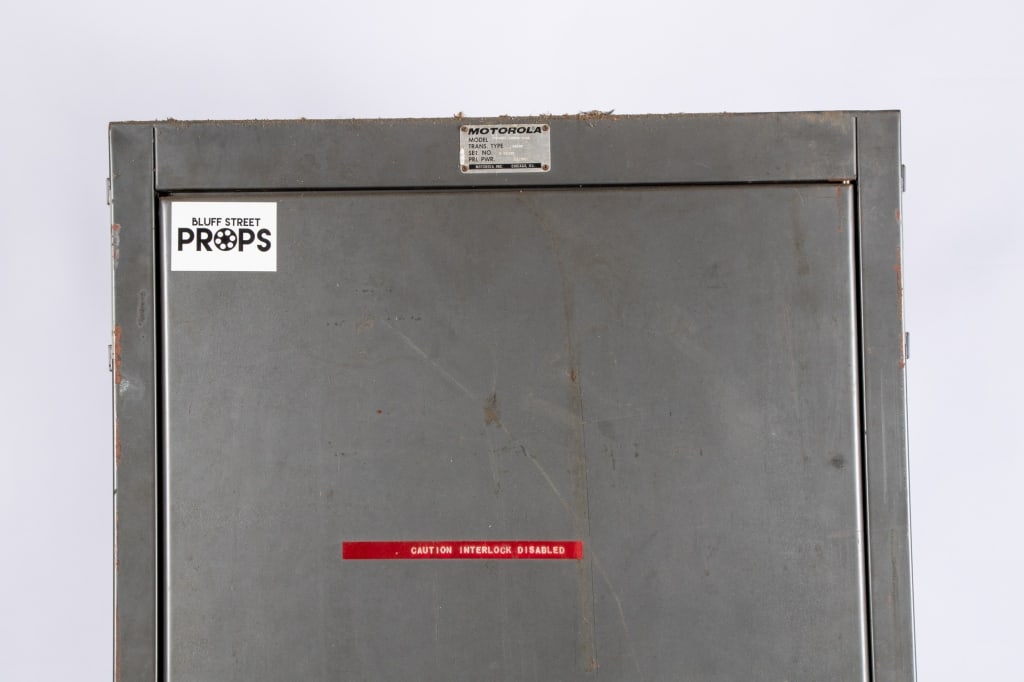 MOTOROLA INDUSTRIAL GRADE TELECOMMUNICATIONS HARDWARE CABINET - 6